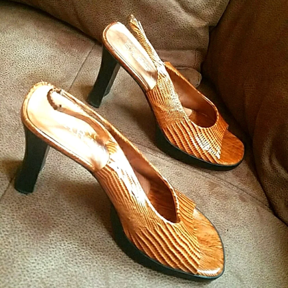 Franco Sarto snakeskin print sandals brown size 7